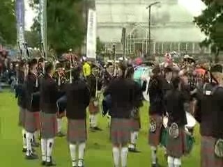 SHOTTS & DYKEHEAD PIPE BAND