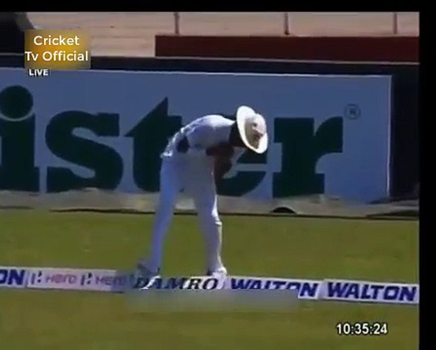 Subashis Roy Crazy Wicket Celebration On Six - subashis roy bowling