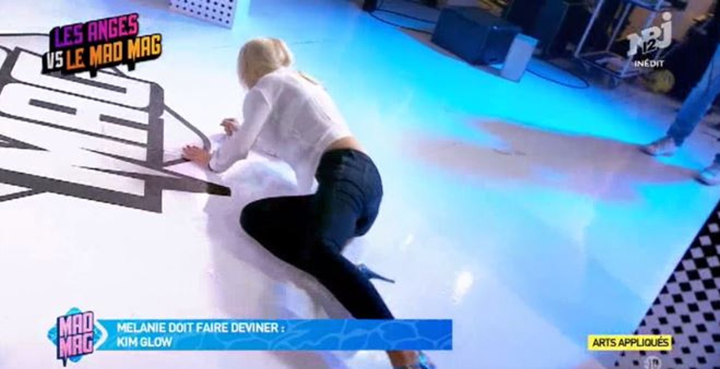 Mad Mag : Mélanie (Les Anges) fait une énorme chute et provoque un fou rire sur le plateau (vidéo)