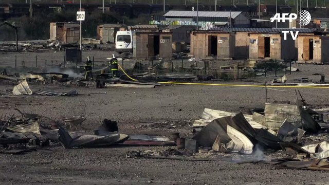 حريق هائل يأتي على جزء كبير من مخيم غراند سانت للاجئين في فرنسا