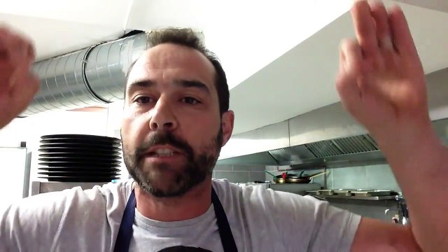 Un Chef pète un câble à cause des mauvais commentaires laissés par des clients sur TripAdvisor