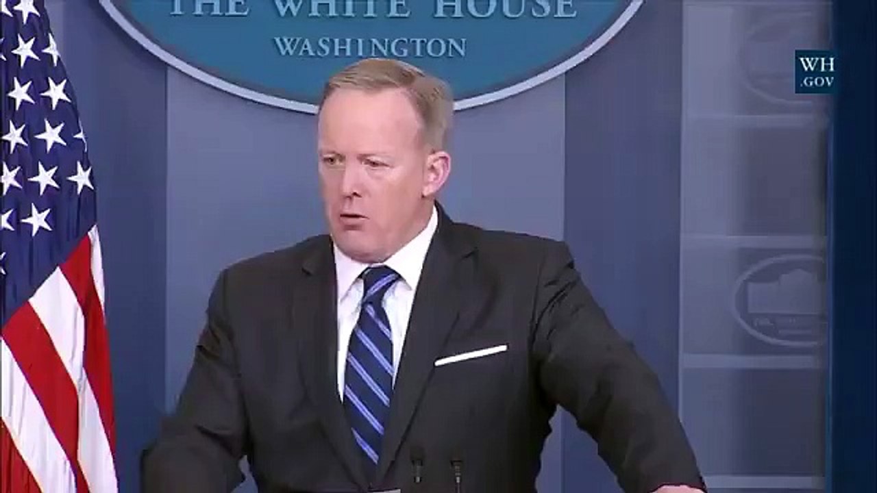 Le porte-parole de la Maison Blanche et son lapsus troublant...