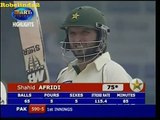 Shahid Afridi crazy 24 in 4 balls vs Harbhajan 'slapper' Singh, 4 consecutive SIXES!!