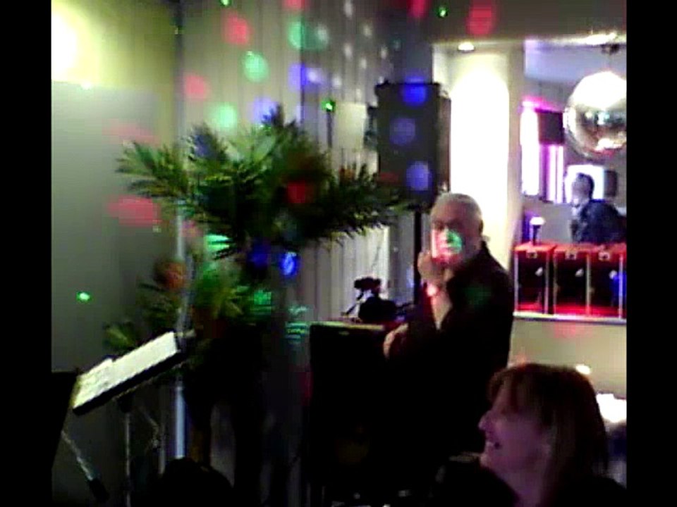 Sissi, Lilou, Manon et moi : "La salsa du démon"