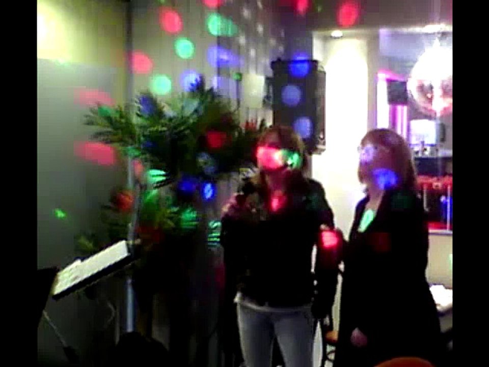 Béa et Sissi interprètent un Medley de JJ Goldman