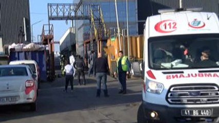 Atık Bertaraf Tesisinde Kimyasal Tüpler Patladı: 4 İşçi Zehirlendi