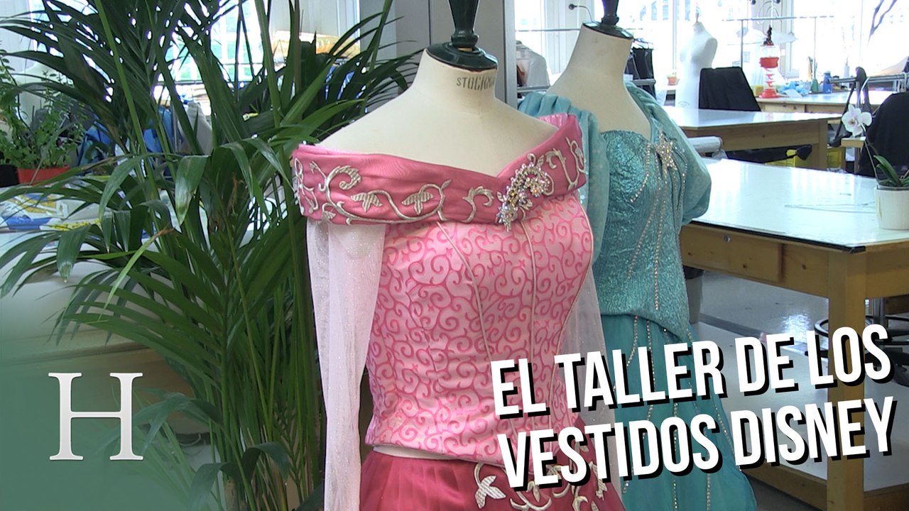 ¿Cómo se crean los vestidos de Disneyland?