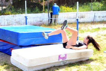 Bodrum'da Atletizm Skandalı: Çıta Olarak Su Borusu, Minder Yerine Yaylı Yatak