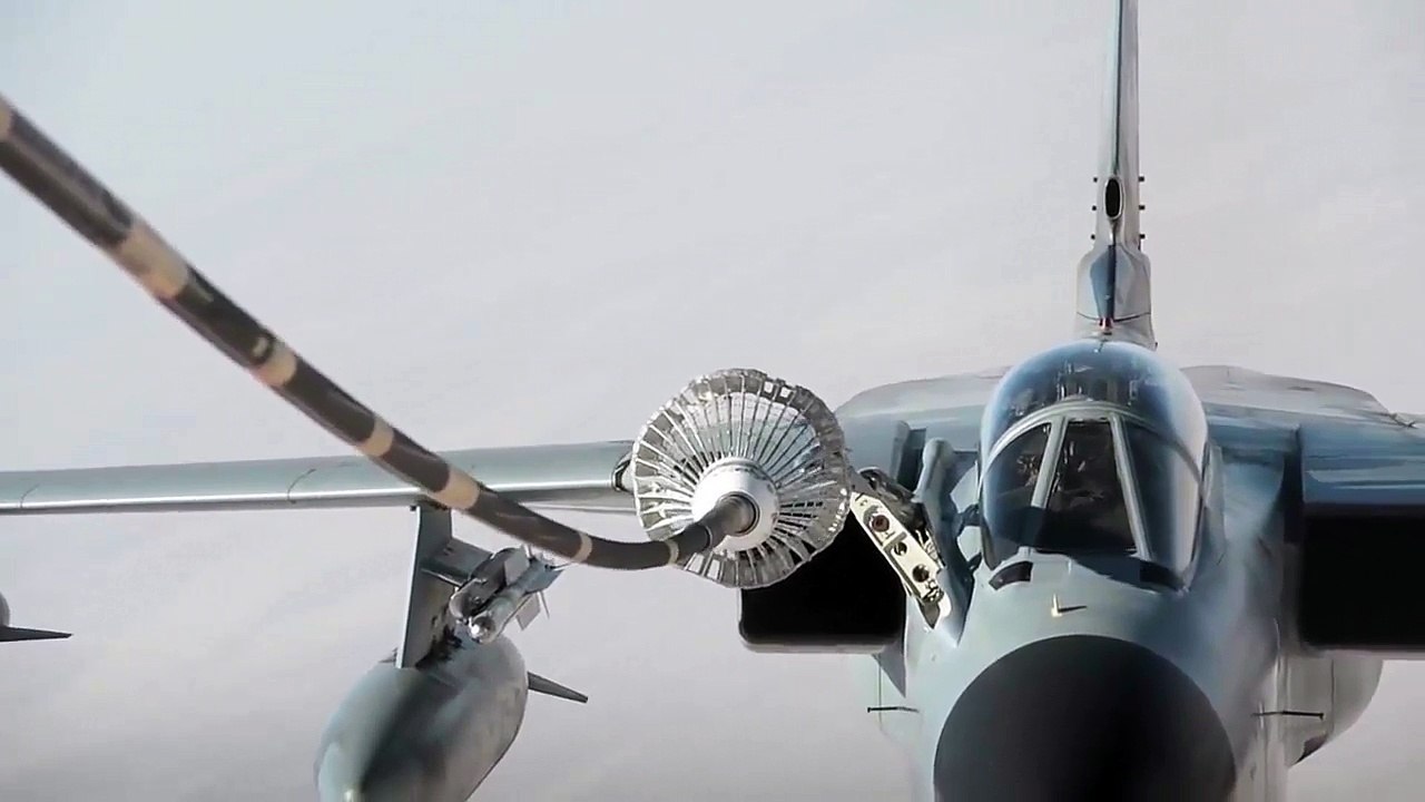 Aerial Refuelling - Amazing Footage