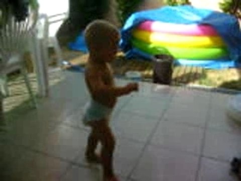 Lucas chante et danse 27.08.07