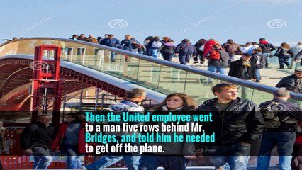 Another United employee told passengers that the plane would not leave until four people got off, Mr. Bridges said.