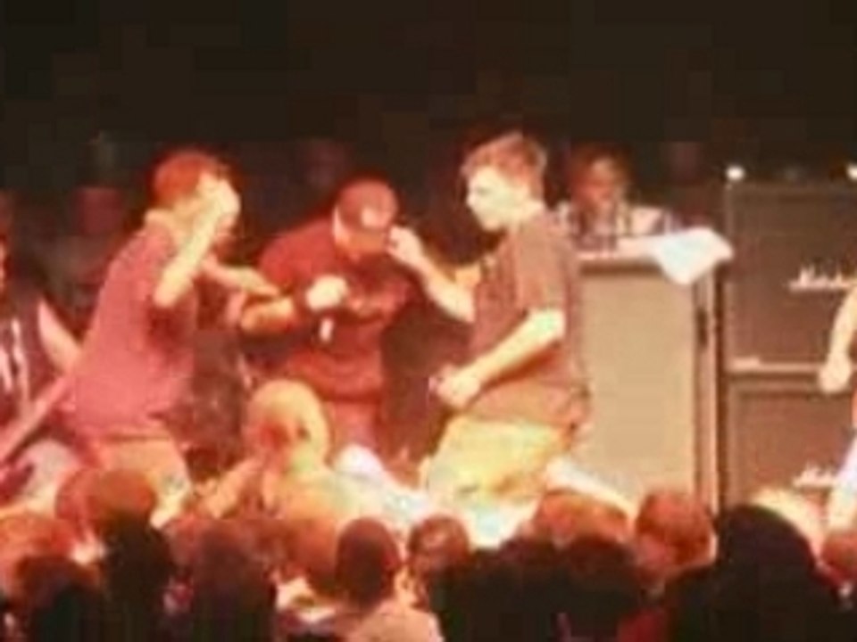 Hatebreed - I will be heard (hellfest 2002)