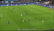 Miralem Pjanic makes a yard for himself on the edge of the box - Juventus 2-0 Barcelona 11.04.2017