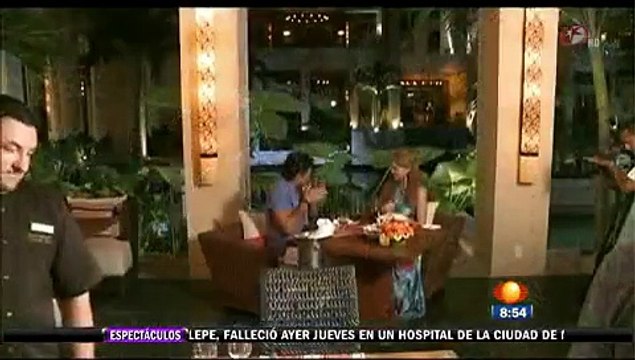 Fernando Colunga Obscuro Total puesta en escena con Blanca Soto , Ernesto Laguardia.