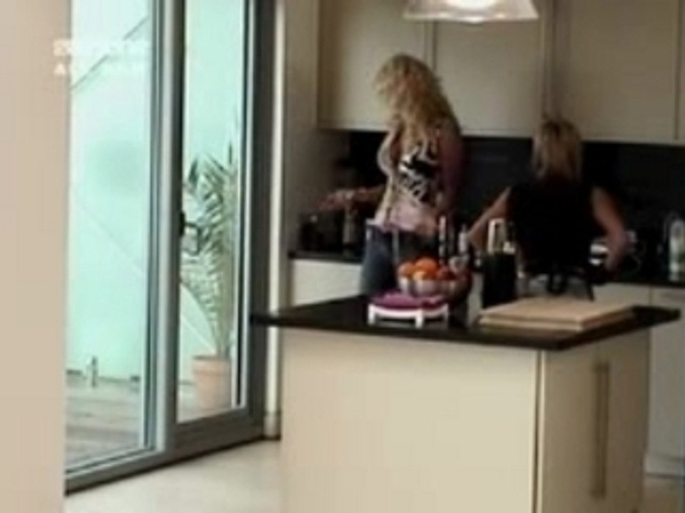 Celebrity Penthouse : Victoria Silvstedt & Sam Fox Part.1