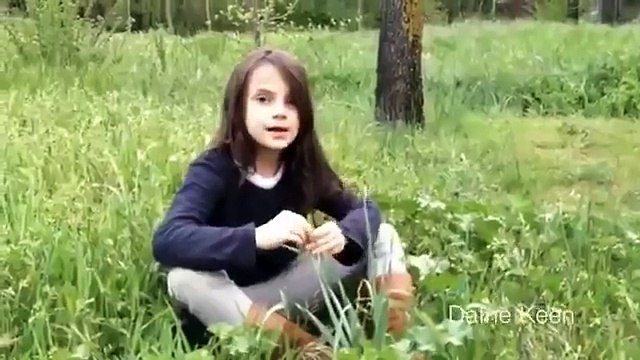 Dafne Keen Speaking English, (X-23 Laura from LOGAN) I did it badly Hugh Jackman Wolverine HD