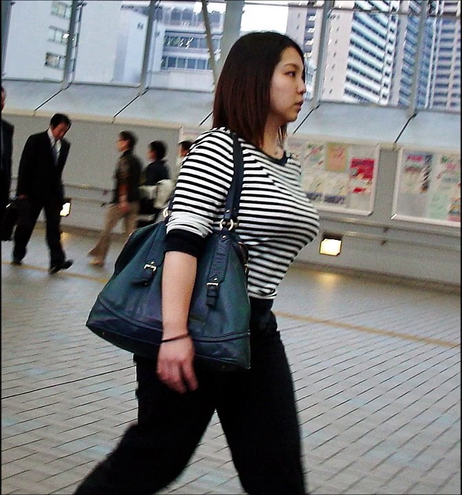お召し物やお上着を着ても、メロンやスイカはわかります
