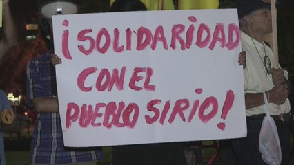 Colectivos sociales y políticos protestan en Lima por Siria