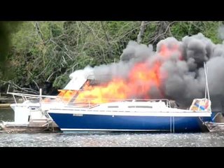 Firefighters Rescue People Trapped in Boat Fire in Victoria, BC