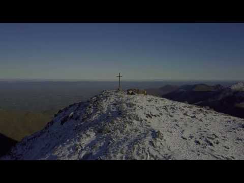 Hiker Captures the Beauty of Ireland's Tallest Mountain