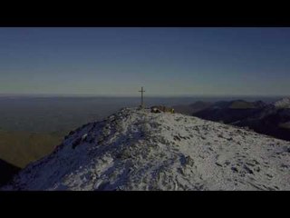 Hiker Captures the Beauty of Ireland's Tallest Mountain
