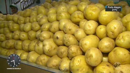 Inflação faz brasileiro diminuir bacalhau e aumentar a batata no cardápio da Páscoa