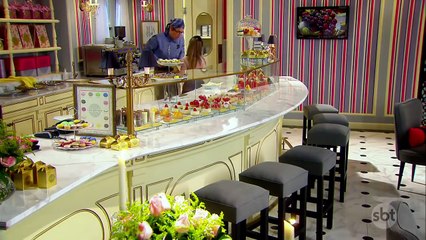 Chiquititas (27/10/16) - Clarita finge desmaio para escapar de encontro