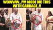 PM Modi sets example of Swachh Bharat, keeps waste in his pocket | Oneindia News