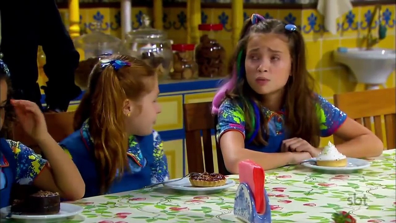 Chiquititas (18/10/16) - Sofia anuncia entrada dos meninos no orfanato