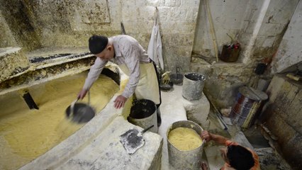 Visitez cette usine de fabrication de savon incroyable