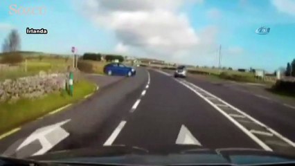 Kadın sürücünün dikkatsiz dönüşü kazayla bitti