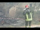 Belvedere Ostrense (AN) - In fiamme sterpaglie vicino casolare fatiscente (12.04.17)