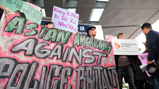 Manifestation contre United Airlines à l'aéroport de Chicago