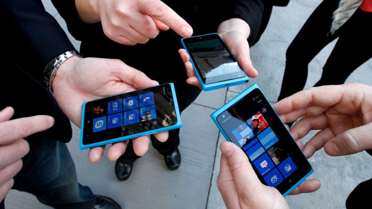 Steve Ballmer reveals how he would do Windows Phone differently