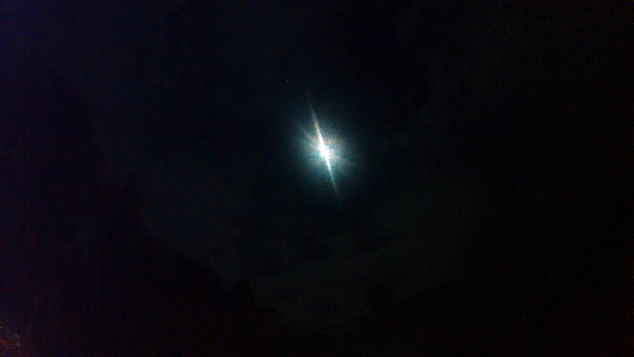 lua no ceu negro