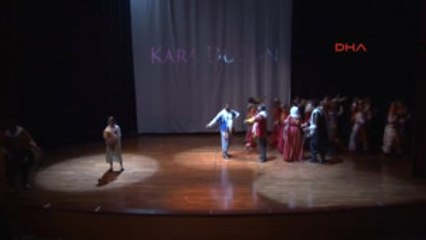 Sakarya Çocuk Gelin Cinayetlerine Dans Ederek Dikkat Çektiler