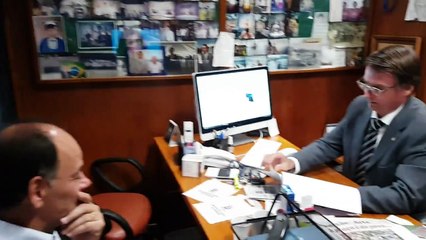 Bolsonaro aponta que não está na lista de Fachin e ironiza adversária