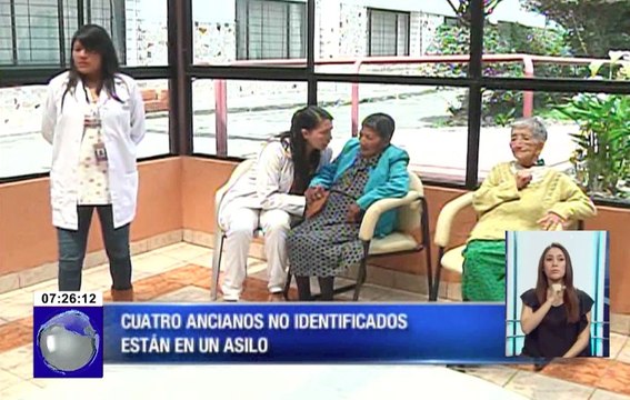 Adultos mayores abandonados esperan por sus familiares