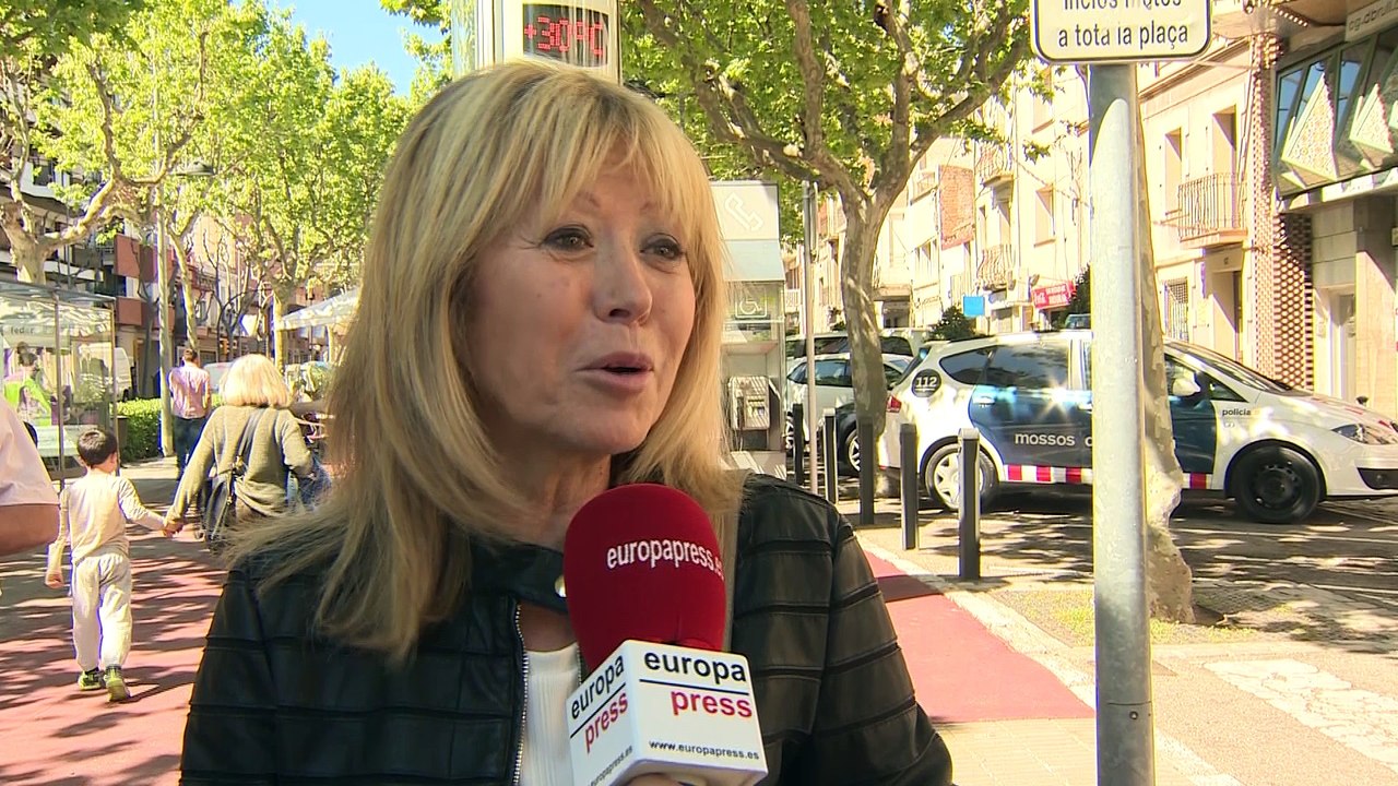 Familiares y vecinos despiden a Chacón en Esplugues