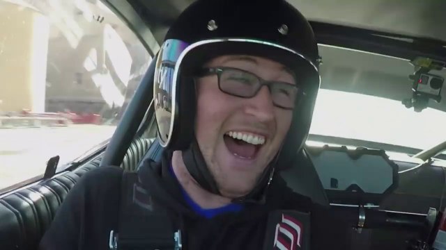 Quand des fans se font piéger pendant l'Avant première de Fast And Furious 8