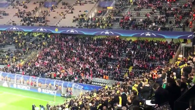 Les supporters monégasques rendent hommage au joueurs de Dortmund