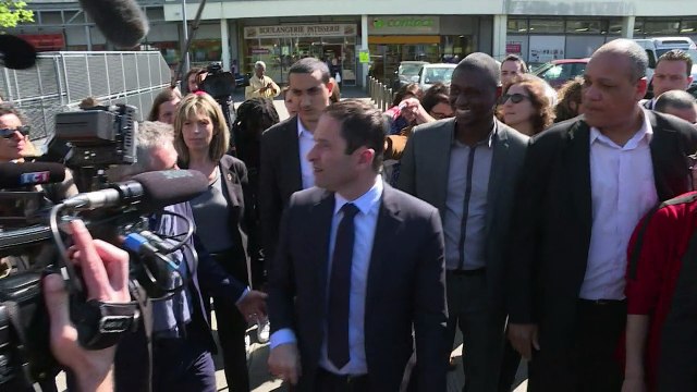 Benoît Hamon en déplacement de campagne en banlieue parisienne