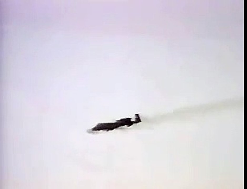 A-10 Warthog Gun Run - 30mm Gatling Gun - Close air support demostration