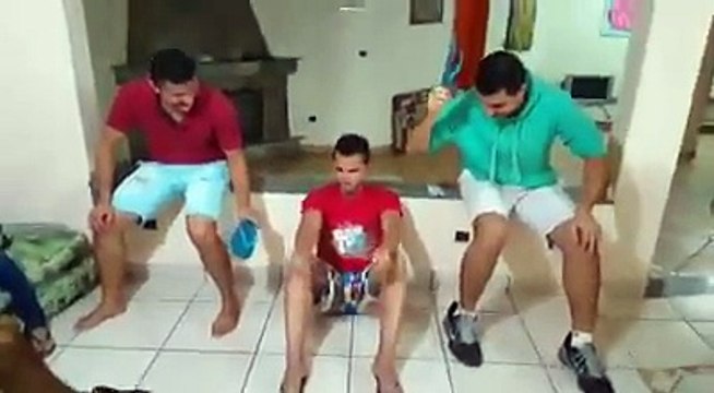 KOMEDİ DÜNYASI KOMİK VİDEOLAR