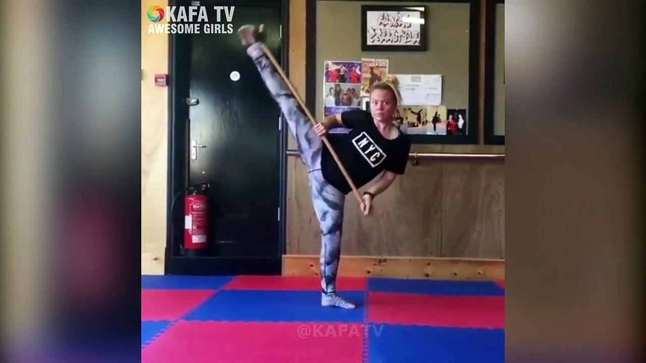 Don't Mess With Karate Girls - CRAZY STRONG AWESOME GIRLS
