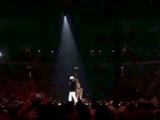 Usher - Bad girl Live feat Beyonce