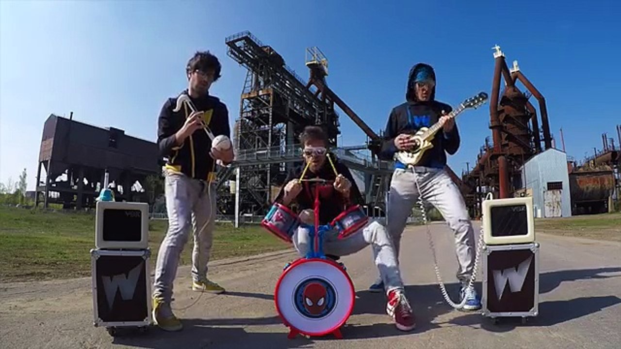 Ce groupe de rock se sert d’instrument pour enfant pour sublimer leurs reprises musicales !