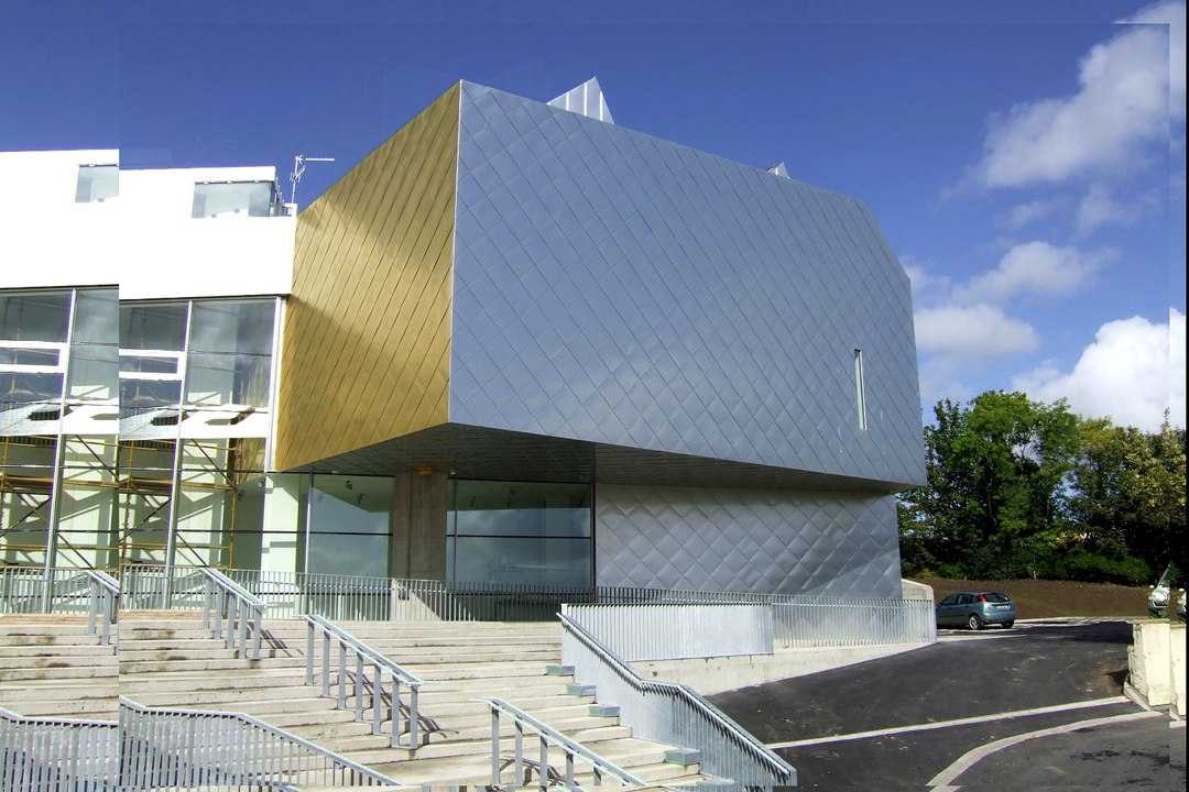 Centrefold - An Architectural Projection event by Anna Heinrich & Leon Palmer