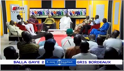 Balla Gaye 2 à Gris Bordeaux " Mala gueuneu gnémé mala gueuneu nek goor ...nala tek lou méti"