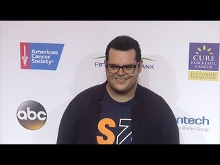 Josh Gad 5th Biennial Stand Up To Cancer Red Carpet